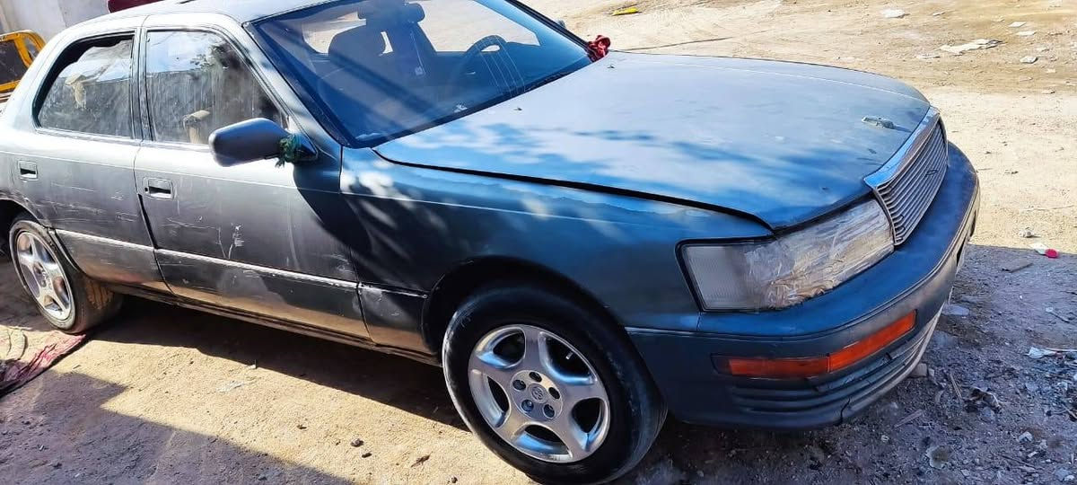 سلام عليكم سيارة لكزز موديل 1991 بدي نضيف لا ضربه ولا خياس مكفوله من النقل والكصه والعيب الشرعي راعيه بخور زبير يريد تحويل رقم بغداد. محرك ثنين ونص الگير بيه تأخيره على البك فقط. سياره بدية كلش نضيف لا صبغ ولا مسمكر دواخله حلوه تبريد كامل عوزه فقط كمبريسر. هاتف ***********... السعر 30
