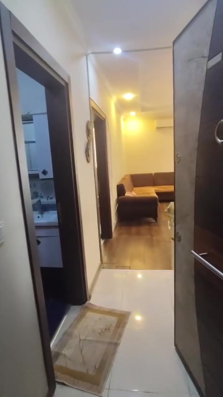 شقه للايجار ٣٠٠$موثث شهري
مجمع روز تاور في أربيل
مكان على طريق كسنزان 
يم شقق بلاص لايف  مساحه 80متر 
غرف نوم +صاله+حمام +مطبخ 
خدمات كهرباء وماء 24 ساعة 
خدمات شهريه 55
جدن سعار مناسب 
للاستفسار تعال خاص الواتساب
***********
ملاحظه  يتوفر لنا بيوت وشقق ايجار بيع وشراء
