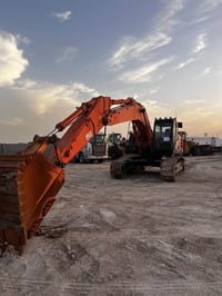 حفارة • حجم 280 • كفالة