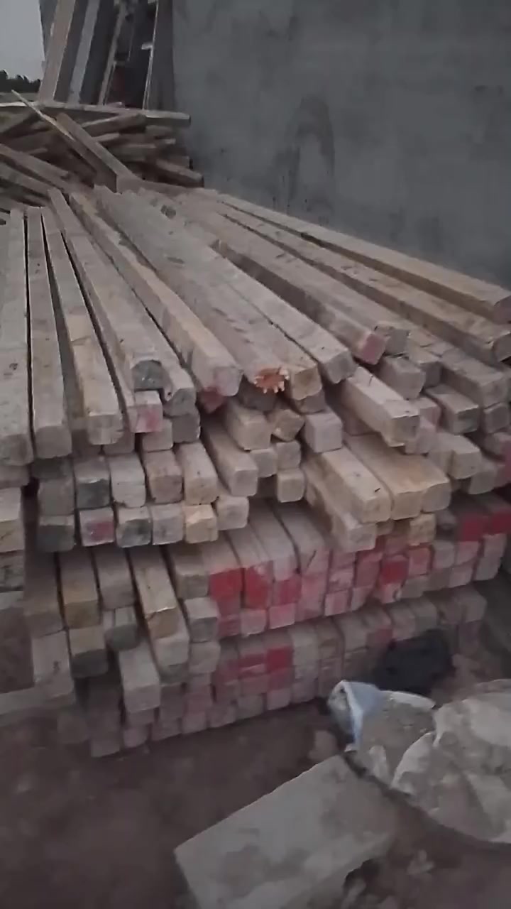 السلام عليكم قالب خشب للبيع مع جكات وفخات مكان بصره ابي الخصيب ***********
