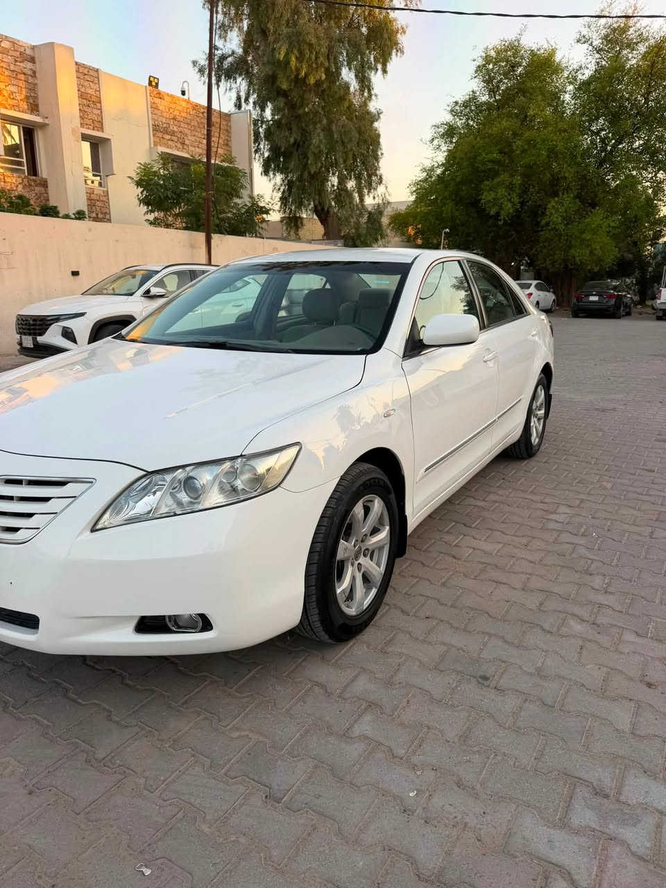 السلام عليكم للبيع كامري موديل 2008 خليجي محرك 2400 بيهة صبغ بسيط رقم بغداد بأسمي تخم تاير جديد بدون نقص السعر 100 وبيهة مجال حك الجية للاستفسار *********** مكاني الكاظمية
