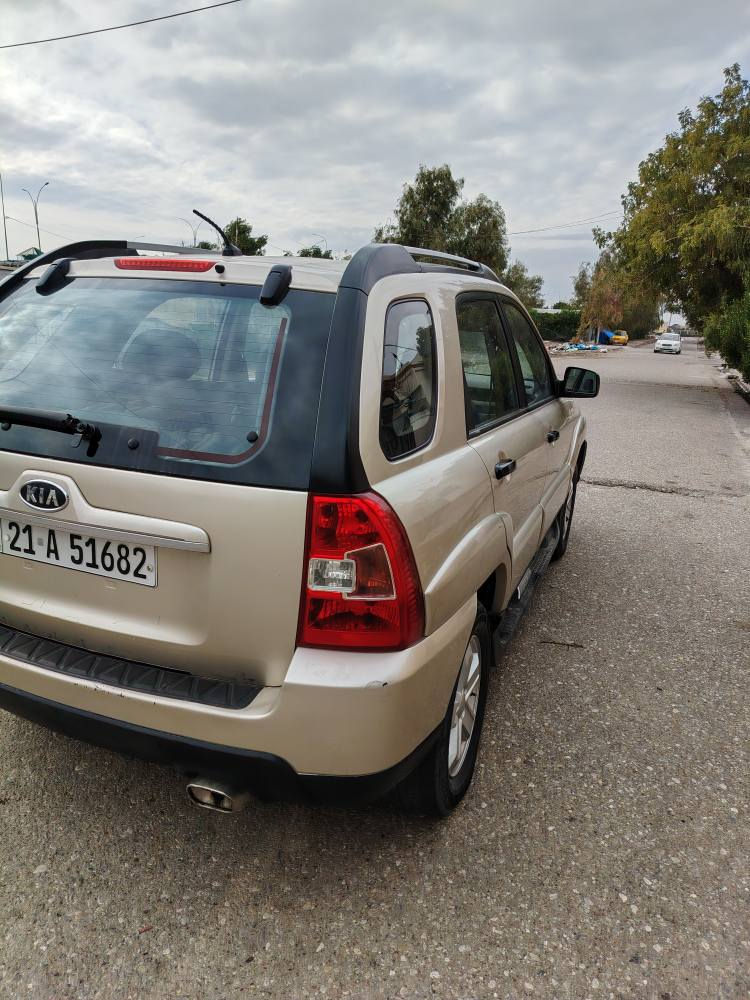 كياسبورتج للبيع موديل 2009 سنويه جديد هه زه جديد سياره كفاله عامه اي عيب مابي كير محرك شرط سعر 122ورقه مجال استفسار انتصل *********** كركوك, العراق
