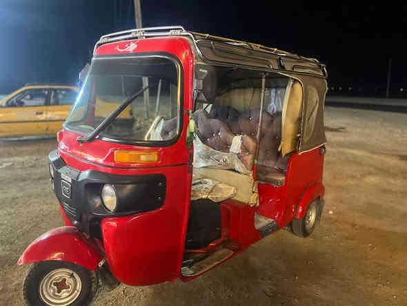 السلام عليكم تكتك ١٨ رقم وسنويه  محرم توه مجفت ومعمره تعمير كامل تكتك خير من الله السعر 4 وبيه مجال بسيط حك الجيه  المكان واسط قضاء الحي للاستفسار هذا رقم الهاتف ***********
