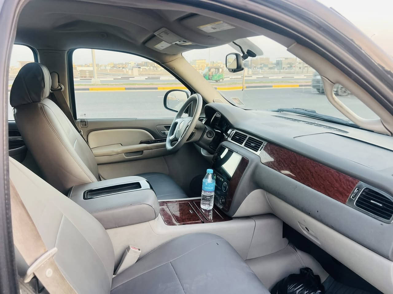 السلام عليكم يوكن 2007 رقم بغداد صاحب السنويه بالبصرة
السيارة وراد كندي كلين. بيه مكانات  صبغ  ارباع البيبان. والبجم كلير اثر جراد فقط الباقي  كفاله.    محرك جديد حداديه زيرو ربل بدي جديد دواخل نظيفه دشبول  جديد. تخم تاير حداديه.جديده تبريد ثلج   السعر 159
الشراي يتصل ***********
