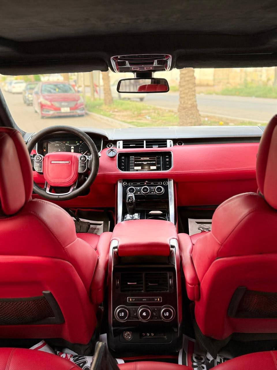 السلام عليكم 
رانج روفر سبورت 2014
فول فول مواصفات
محرك V8 سوبر جارج 
بدون صبغ  كفاله عامة فقط دعامية امامية
لون ابيض 
للبيع او المراوس حسب القناعه 
فول مواصفات
جكات 3 وضعيات 
رادار جانبي بل مرايات 
بانوراما كنتاره قماره شامواه 
صدر امامي خلفي جديد
كامرات 360 درجه عدد 5 
بصمات ابواب وتشغيل 
جميع الابواب شفط
سياره جدا نظيفة احلى من الصور 
كشنات كهرباء 
نضام صوت ميرديان (خرافي) 29 سماعه
مساج تدفأه + تبريد امامي خلفي 
ثلاجه 
استيرن كهرباء 
رادار حساسات امامي خلفي صندوك ابواب ترحيب اناره+ مرايات شفط
المواصفات كثيرة جداً ميحتاج اكتب الباقيات معروفه مواصفات الرانج الفوك

مكان السياره بغداد 
لاستفسار اكثر اتصال او وتساب 
***********
***********
