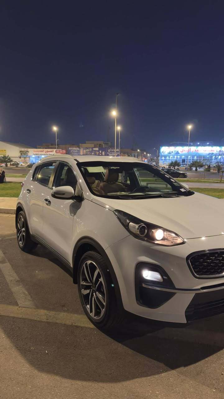 السلام عليكم ورحمة الله وبركاته
سبورتج موديل ٢٠٢١ جديده ماشي ٣٣ الف فقط
سنويه جديده وهزه  2031 
السعر ٢١٨. ورقه
وبيه مجال اتصل وتدلل ***********
