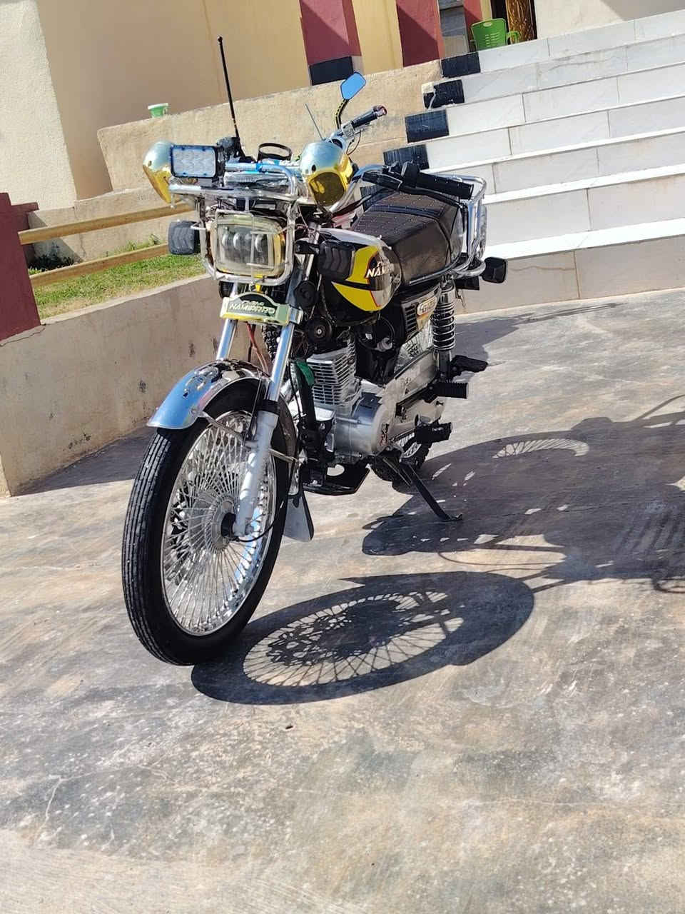 السلام عليكم موطور للبيع 2025 شرط مامفتوح فول جديد انضف من الصوره السعر 650 وبي مجال مكاني ناحيه القياره قريه الشبالي الستفسار اكثر علا هاذه الرقم *********** حميد ال رمضان
