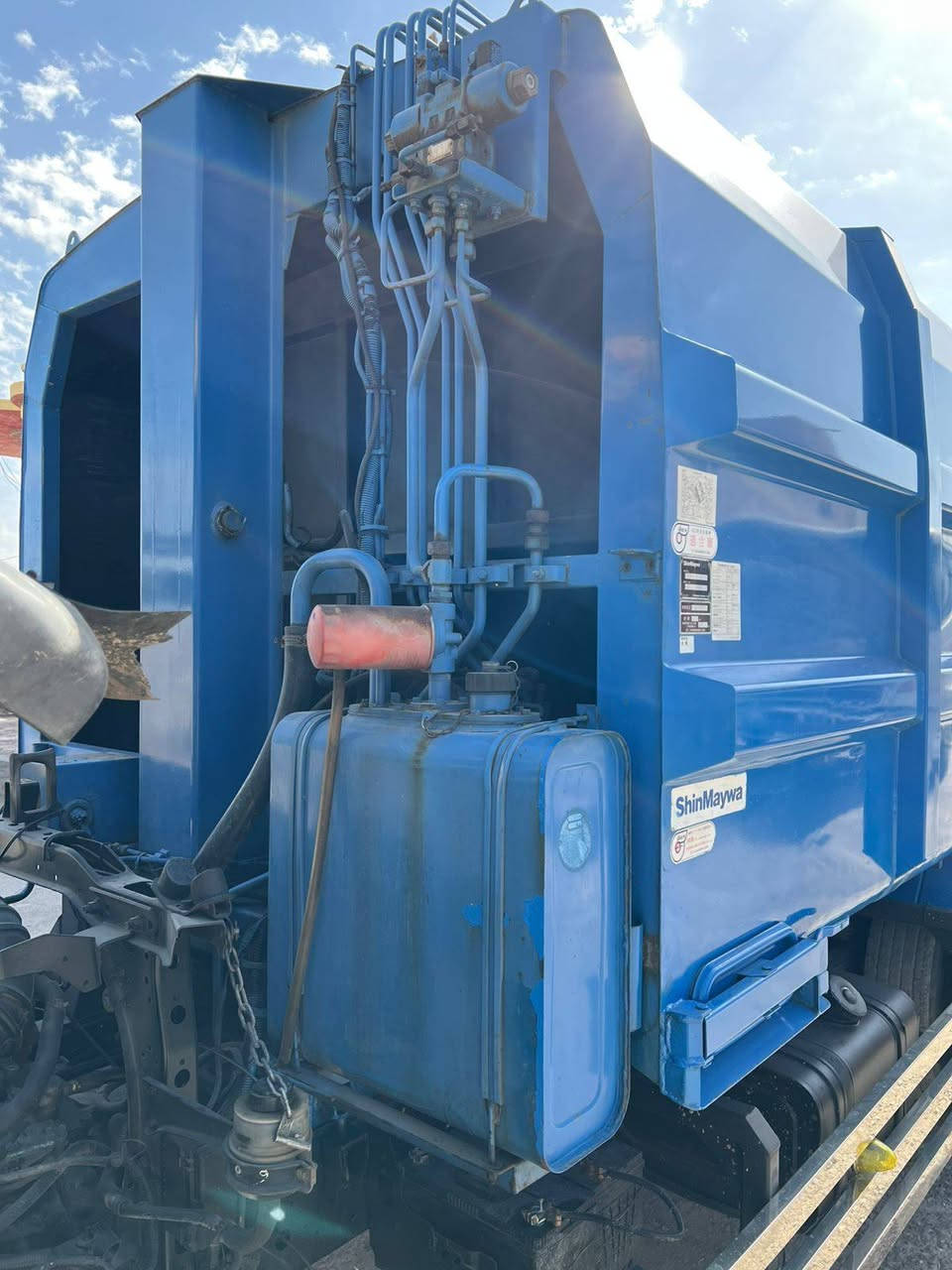 السلام عليكم هينو شيطان دخول جديد 2017رقم بصره باسمي تحويل ثاني يوم محرك 80 فول عادي 6سلندر 10مكعب رفع حاويات بلادي مكاني البصره القرنه ***********
