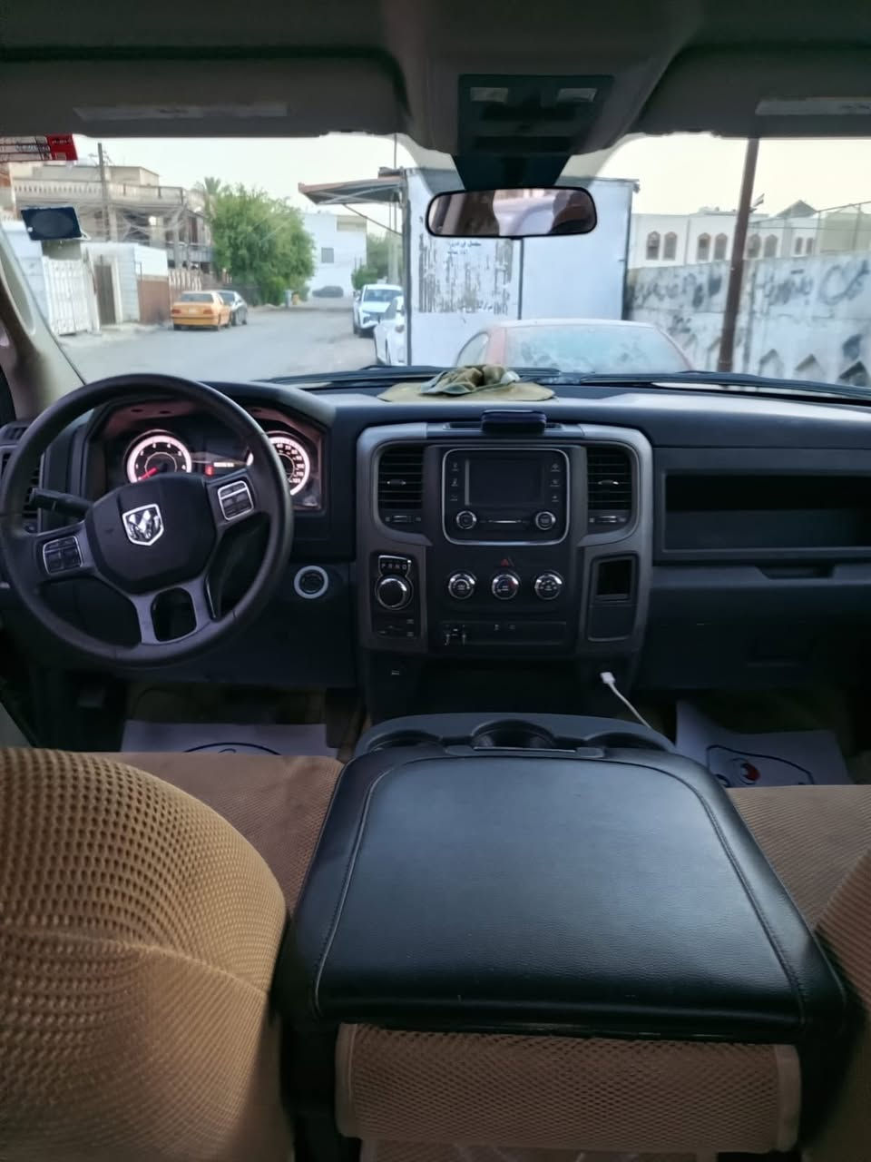 سلام عليكم 
رام اسود 
كلين تايتل بدون اي قطرة صبغ ولا طخه
موديل 2022
الفئه كلاسك حجم المحرك V6
رقم بغداد مشروع وطني 
ماشيه 50K
باب طويل بدي قصير 
السياره مناقصها اي شي والكير كهربائي 
اي استفسار بخصوص السعر
*********** اتصل

