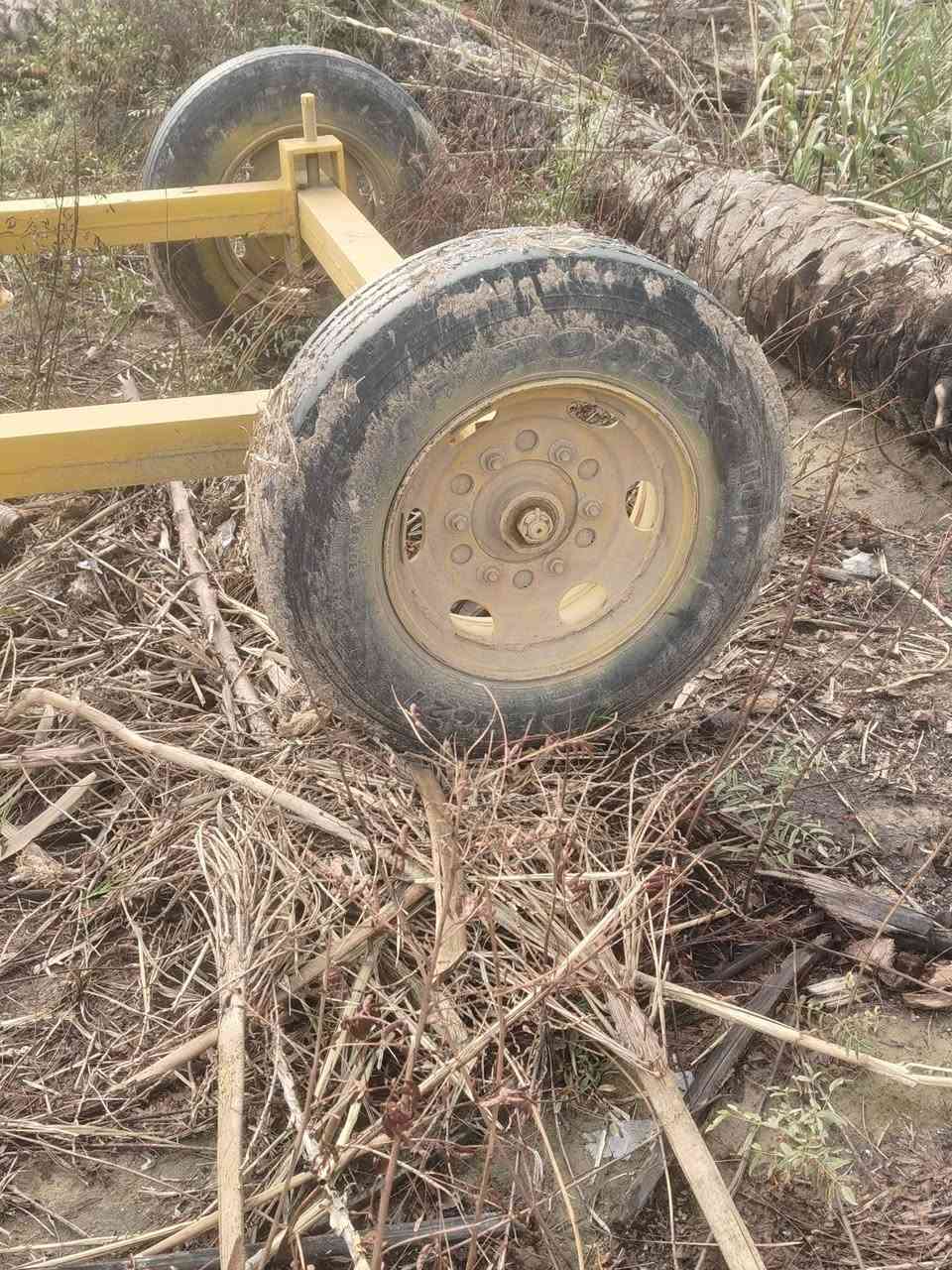 معدلان للبيع الحديد 16ملم والعرض مترين و 80سانتيم جديد الاستفسار عن الرقم ***********
