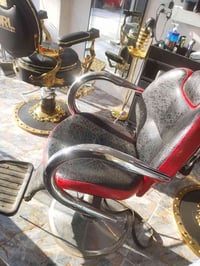 كرسي حلاقه • نضيف