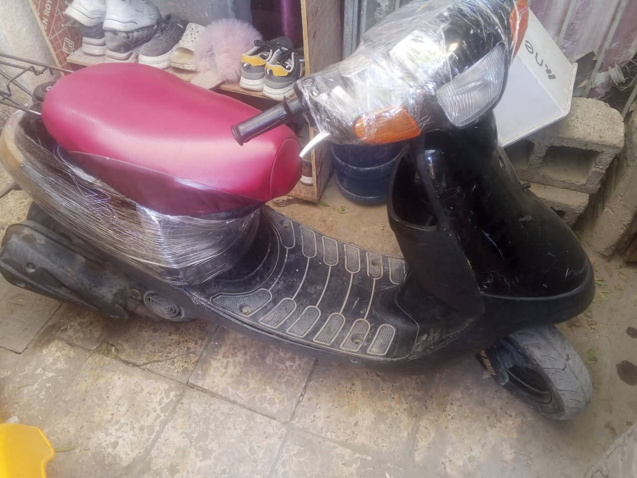 ب (250) وبيها مجال دراجه بطه هندر واحد كلش جديده بيها شخوط بل بچم ونقصها باتري دراجه معدل ودبلات جدد طستها ناعمه نضيفه كلش استفسار *********** (علي)
