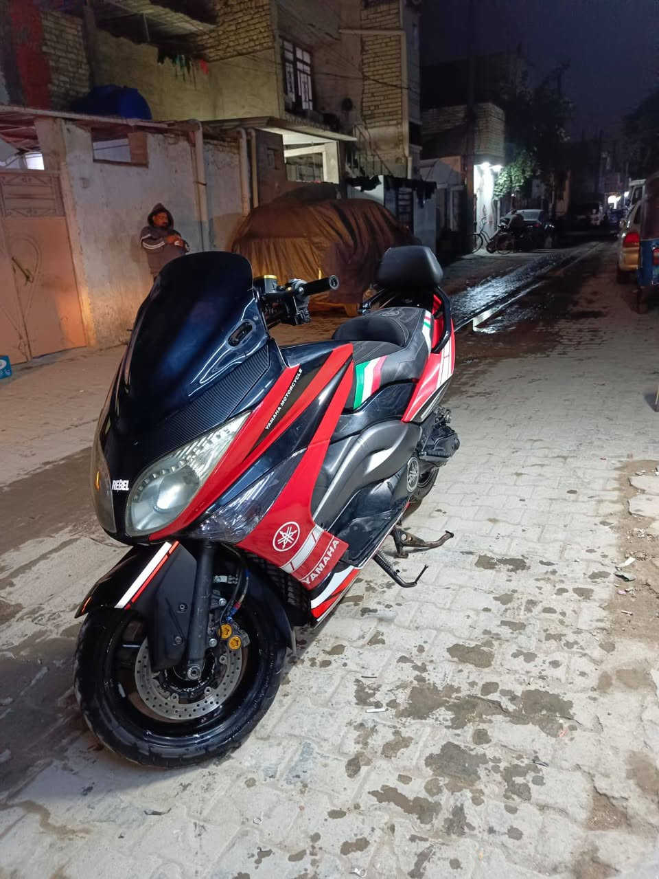 سلام عليكم تي ماكس 2011 مكينه مكفوله ضمان سعره 27 وبيه مجال حك الجيه نقصه بس دوسه وحاضن راديتر وربط كلوبات البجم فقط تاخذه تترحملي عليه مكينه بل جيس  عنواني بغداد الحريه
الرقم ***********
واتساب ***********
