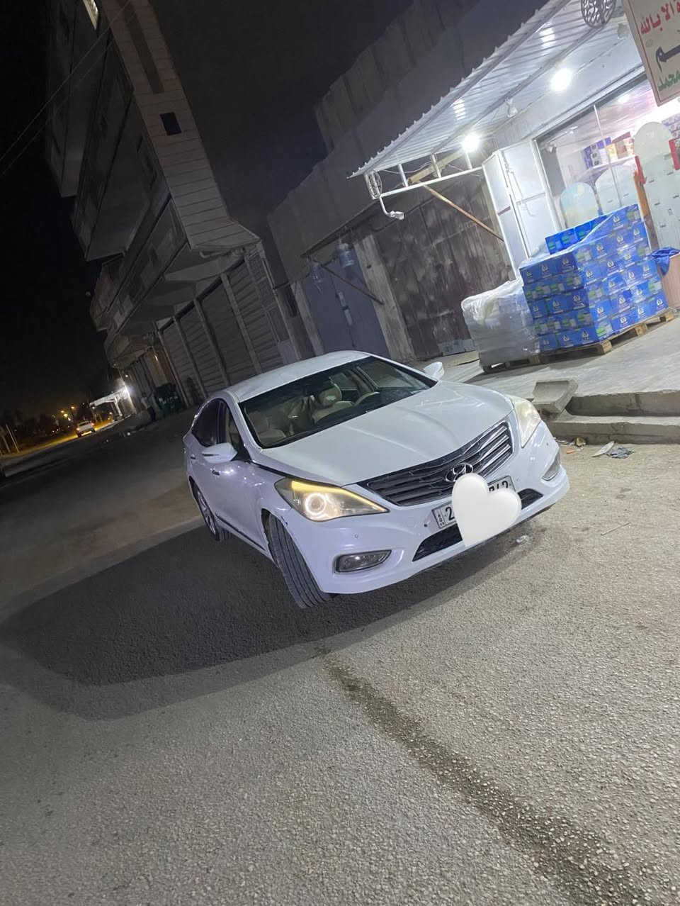 ازيرا ٢٠١٣ جاملغ وبنيد بدون كصه كلك كلك كلك جديده حيل ونضيفه سعرها ٤٨ للأستفسار ***********
