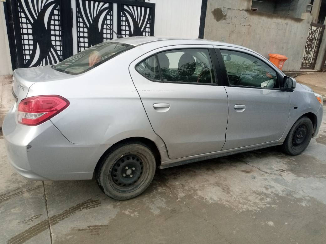 سياره مسيبوشي ميراج 
بيه قطعه واحد بدون دواخل 
سياره موديل 20 بيه دفتر بانزين سنويته لحد 28 سياره مكان كركوك للتواصل موبايل واتساب ***********او *********** سياره للبيع فقط بدون مراوس كركوك, العراق
