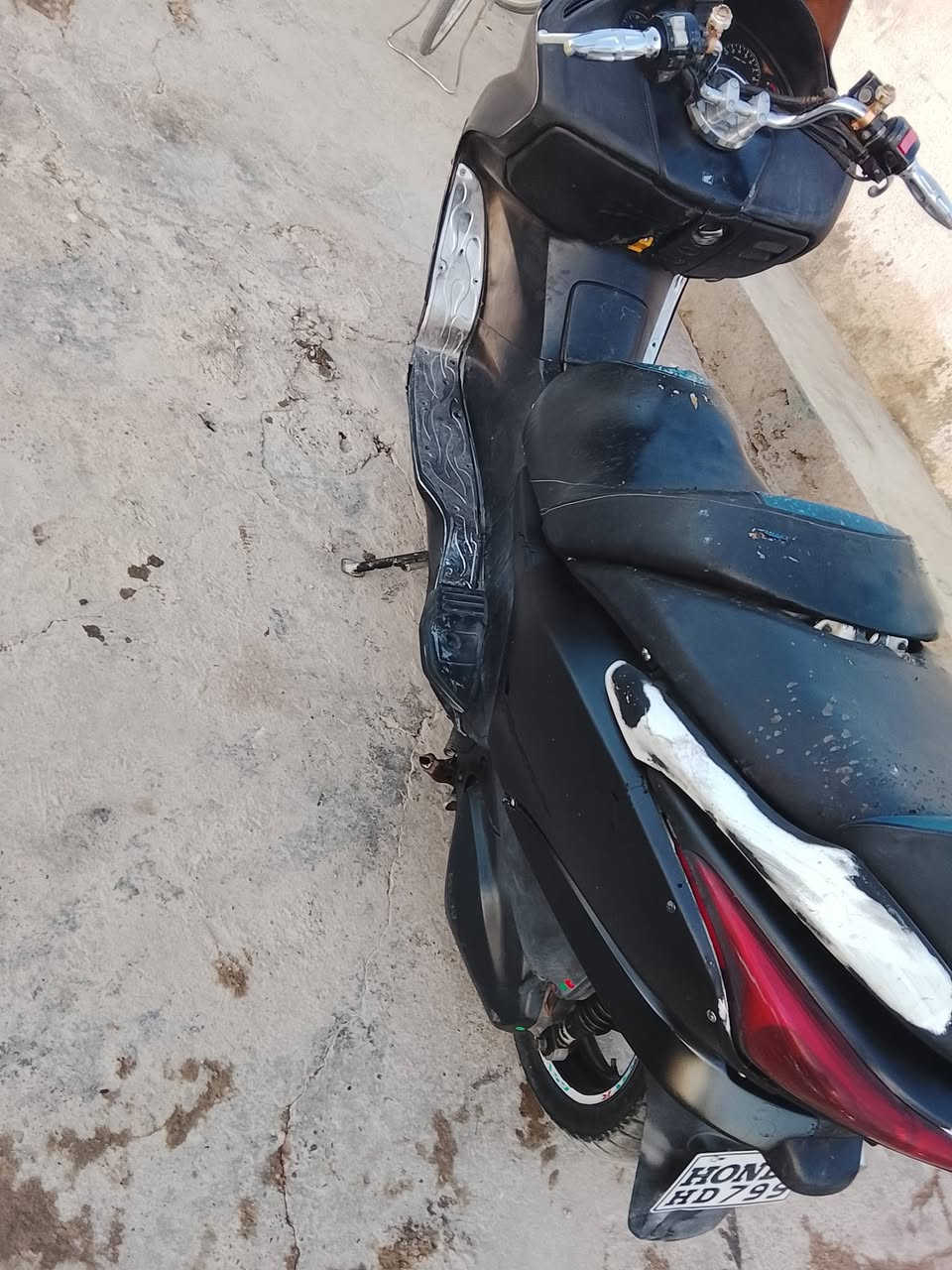 سلام عليكم فورزة للبيع مكينه مكفوله لا بخار ولا صرف بس كفرات البجم تعبانه السعر 400بيه مجال بصيط مكاني ديالى الغالبية ***********
