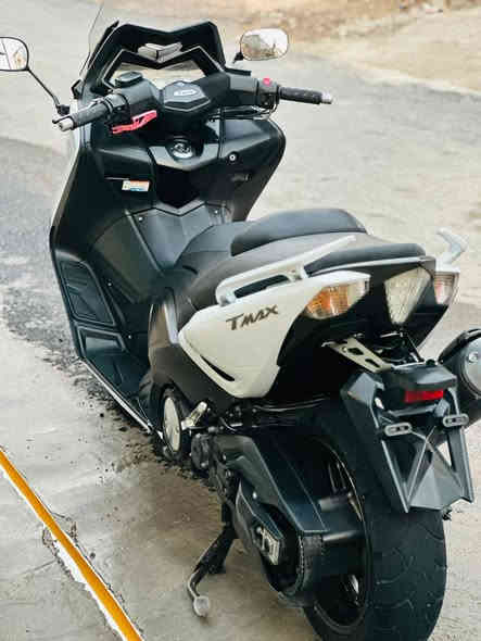 السلام عليكم
TMAX 2014   530
دراجة بحالت الوكاله مكفوله كفالة عامله من كلشي دشبول احمر يعنى وارد ياباني
ماشيه ٣٠لف
سويجين اي بي اس
مكاني بغداد الزعفرانيه راقم ***********
السعر ٤٦ وبيها مجال بصيط
