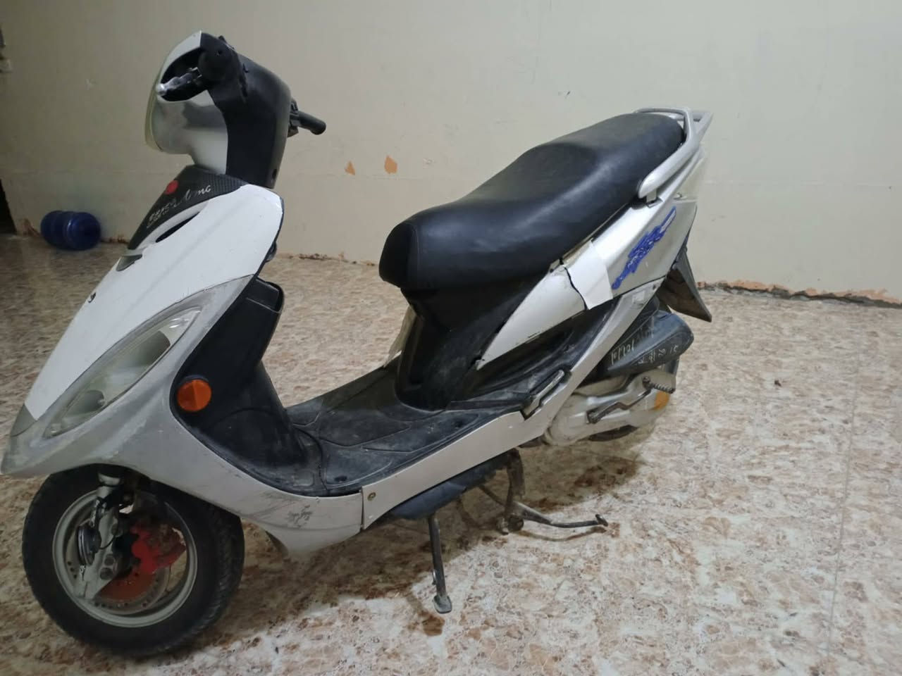 السلام عليكم دراجه للبيع ***********
