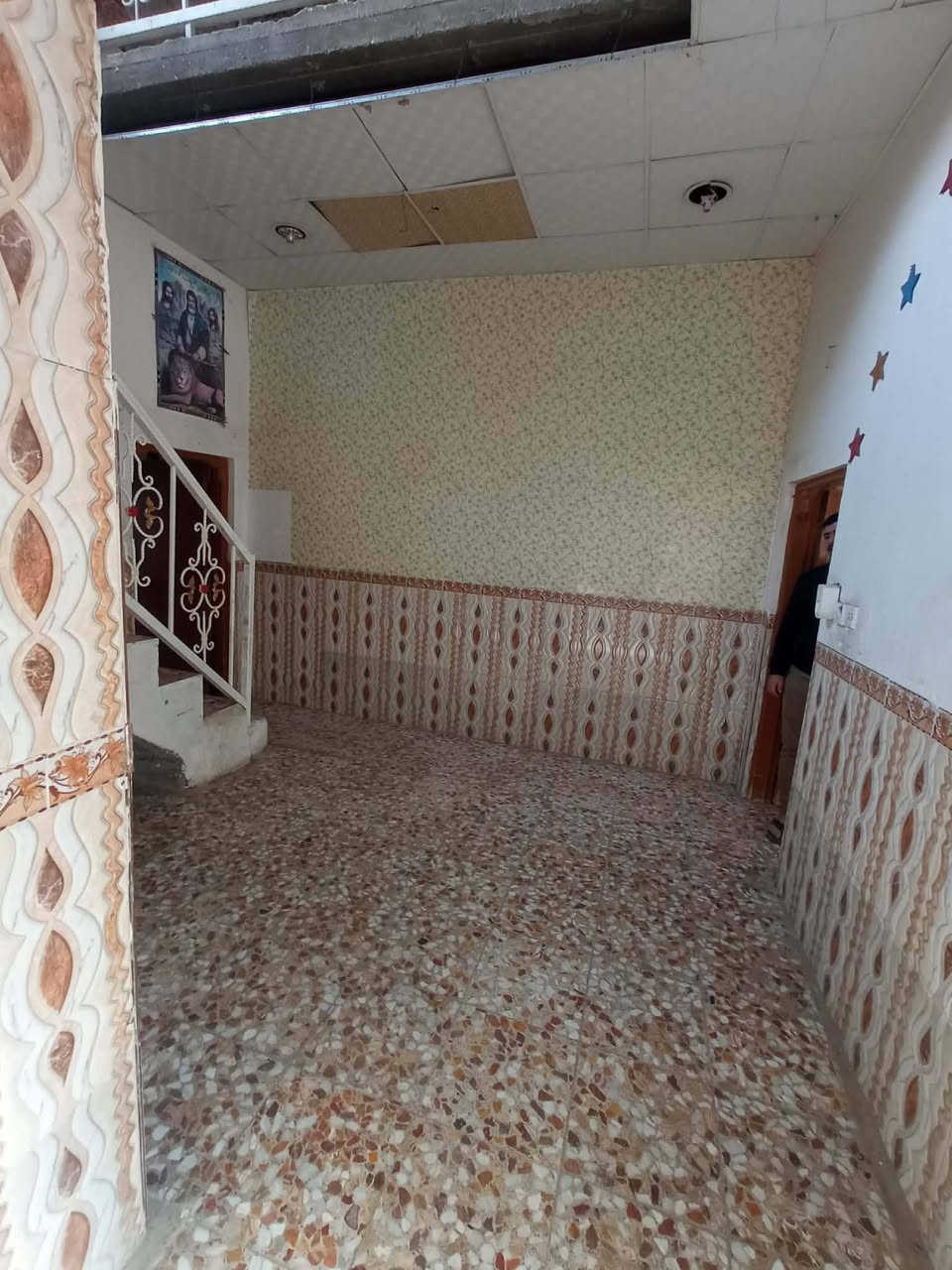 اللهـــــــم صـلِّ علـــــــى محــــمد وآل محــــــــمد 
دار للبــــــــــــــــيع المســـــــــاحه 130م 

                     طــــــــابــــــــــو زراعــــي سنـــــد 25

تــــحـــويــــل مـــــــبــــــاشـــــر بـــــأســــــم المـــــــشــــتــــــري
                          
                   طابـــــــــق واحـــــــــــــد 

غرفـــه نوم وكلـــــــدور وستقــــــبال ومطبــــــــخ  

ومجمــــــــع صحيـــــــــات وبيــــــتونـــــــه 

عنـــــوان  حـــلــــه قــــــــرب العـــــلويـــه شــــريــــفــه ع قــــــرب فــــــــرن صـــمـــون الشـــــمـــــس 40مـــتــــــر عـــن الشــارع

اتــــــــــرك تعلـــــــــــق ويــــــــتم الـــــــرد خــــــــــــاص او اتصــــــــال ***********

                              ملاحــــــــــــــضه                            

عنــــدك عقــار اتريـــــــد اتبيعـــــــعه او اتأجـــــــــره طــــــــابو صـــــــــرف او طابــــــو زراعـــــــــي مراســــــــلت الصفحـــــــه او اتصــــــــال  ***********
