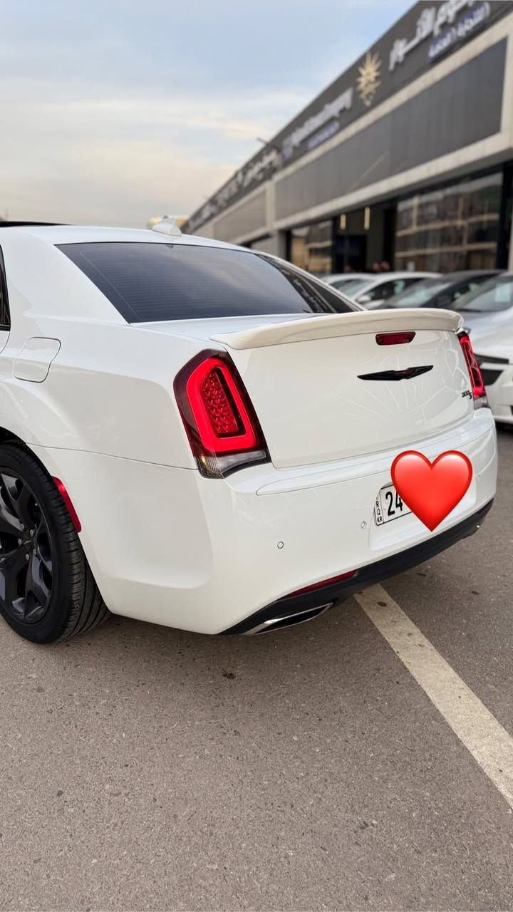 كرايسلر 2023 S
وارد كندي ماشية 58 ميل 
كير محرك بشرط بحالة جيد ..
سيارة فول مواصفات معروفة ..
مكفولة كفالة عامه
سيارة جديدة بمعني كلمه جاهز من كلشي
مكان سيارة نينوى 
***********
