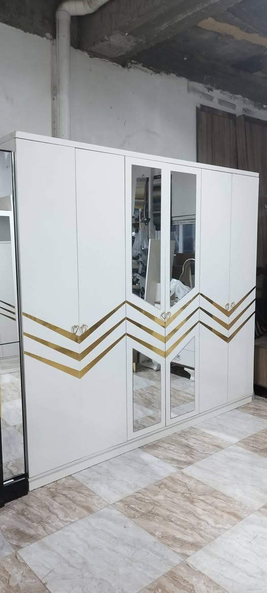 غرفة 6 ابواب 6 قطع 380
للاستفسار ***********
