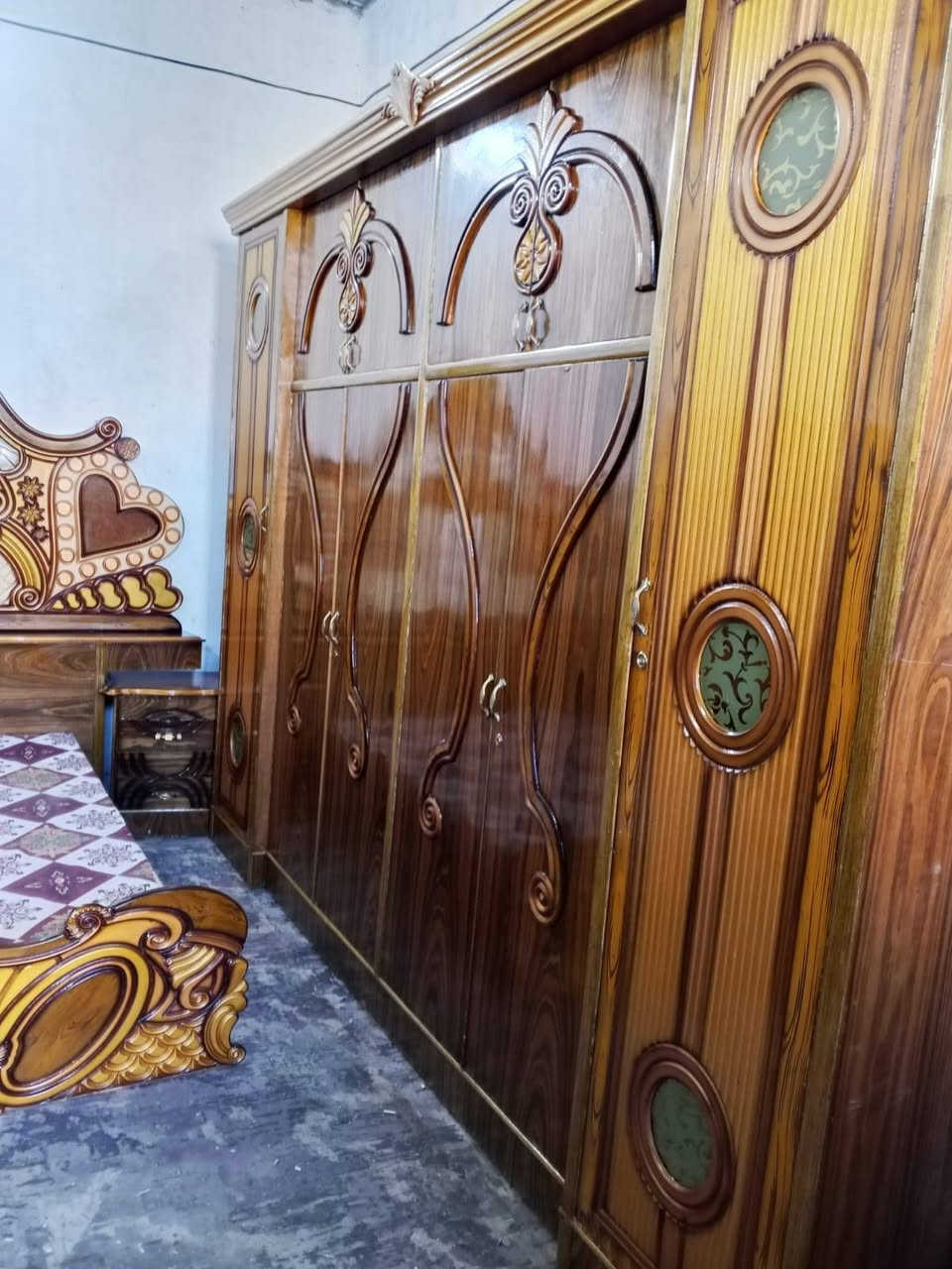 650غرفه ست ابواب اخت الجديده مال عرسان بغداد الحسينيه مال الراشديه وعندي توصيل***********
