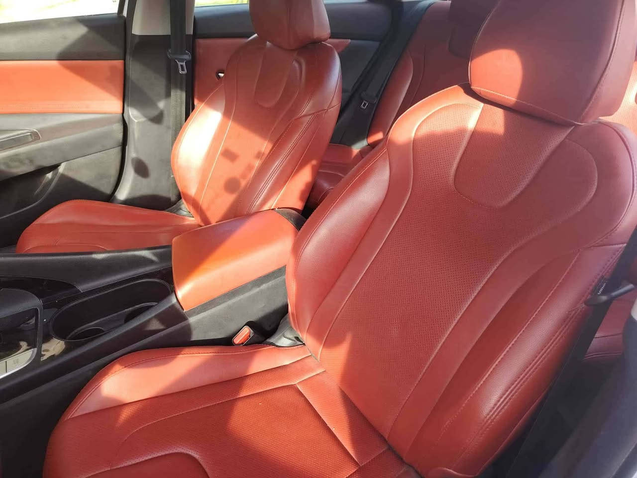 انتره ٢٤ تجميع مكفوله طلعتها على أيدي من الشركه دواخل جلد احمر مكاني ديالى الخالص ***********
