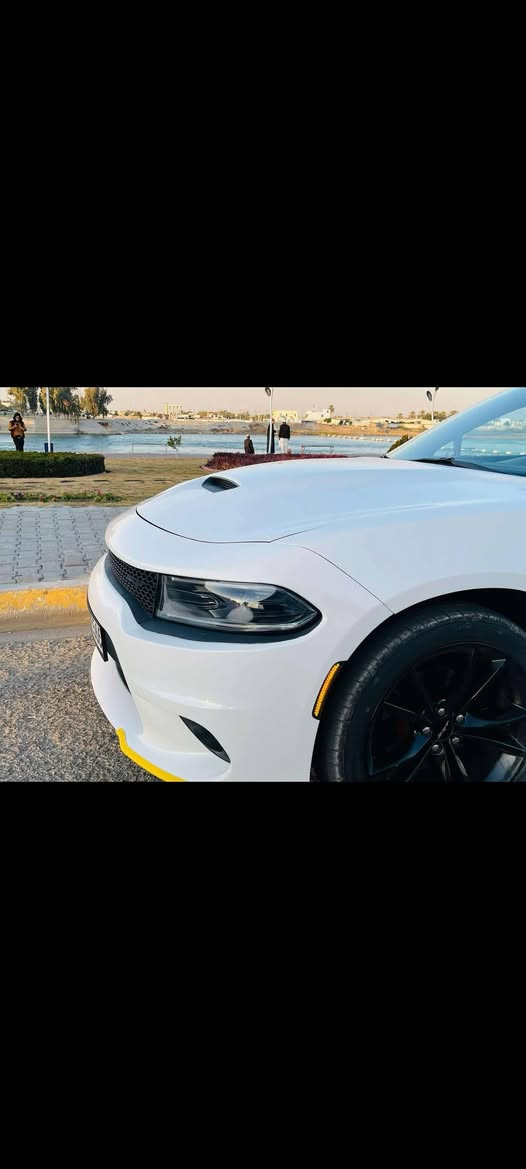 2017 SXT يالله السلام عليكم 
***********  ☎️
محرك 3600 V6 
سيارة  ونظيفة وخير من الله
رقم بغداد الجديد بسمي 👍
كشنات حضن 
بصمه تشغيل عن بعد
ويل 20 اصلي وتخم تاير  
شاشة جبيرة ابلاد
كامرا حساس
تبريد قطعتين
ضرر واضح ب صوره والسونار بنيد جيتي ودعاميه 
منظومه عدسات زنون اصلي 
سعر 18.800$ بيها مجال 
مكان سيارة بغداد/ حي اؤر
الشراي اخلي ع راسي المو شراي لا يتعبني وبالخدمه.
