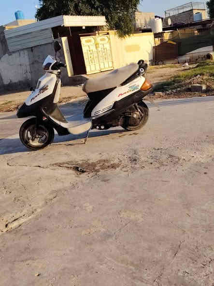 السلام عليكم دراجه فراشه فضائي للبيع نظيفه خير من الله السعر 425 وبيها مجال ***********
