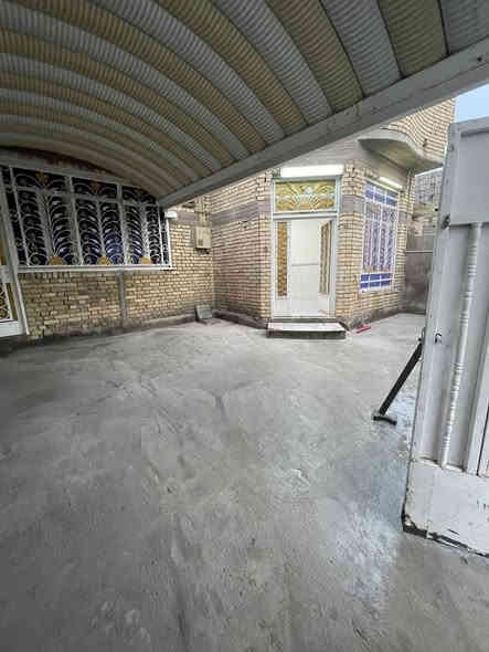 يت للإيجار بحي الاصدقاء 200 م
غرفتين واستقبال وصاله ومطبخ وصحيات وكراج
 الايجار 650 الف شامل الكهرباء والماء 
للاستفسار :*********** 🔥
