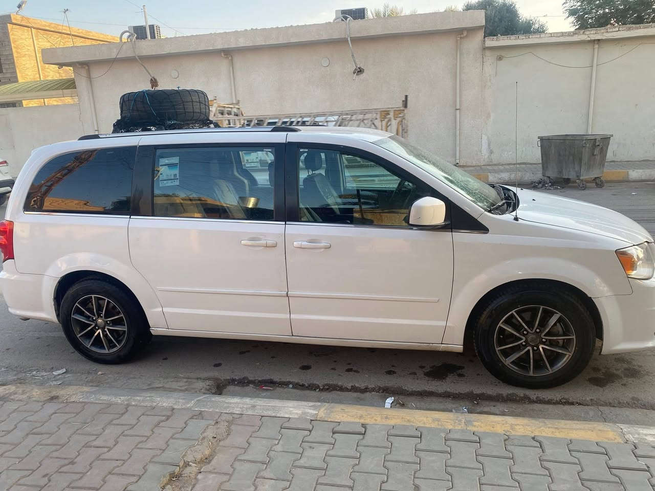 سلام عليكم ورحمة الله تحياتي لنادي دوج كرفان العراق  بيع فقط بدون مراوس دوج كرفان 2017 رقم ذي قار دولي باسمي مشروع وطني وين ميعجبك احولك 
المواصفات SXT فول

مقاعد جلد منفصل

تحكمات ستيرن

6جام كهرباء

بيبان كهرباء

تبريد 3قطع بشرط

ويل كروم 17

فرس ارضي

هيتر بل مري

مقاعد كهرباء 

دبل اسبير 

شاشه 

كير محرك بشرط طخم تاير جديد حادثه جاملغ وباب وبيها قطع رش ابيع حزام بدون كص او عيب شرعي سياره جاهزه من كل نواعي ترايك لسعوديه مو للبصره  الباقي مكفول سعر 150 وبيها مجال بسيط والمايعجبه يعبر المنشور بكلمه طيبه مكاني تكريت ***********
