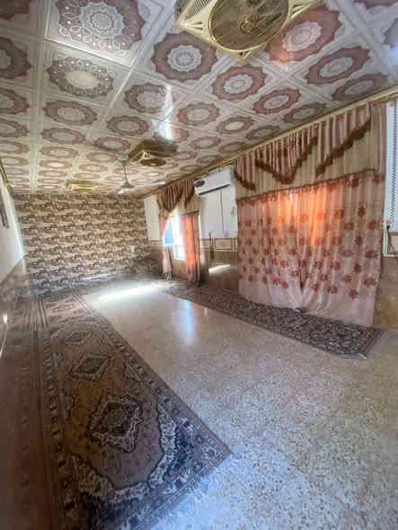 🏡 للبيع مزرعة وبيت مميز جداً

📞 للاستفسار: ***********

📍 الموقع: بعد تقاطع حي الفرات بمسافة قصيرة – طريق السنية السياحي
📐 المساحة الكلية: 650 متر مربع
🏗️ مساحة البناء: 250 متر مربع
🌳 المتبقي: حديقة مشجرة ومسيجة بالكامل

✨ المواصفات:
• غرفتان وصالة واستقبال
• مطبخ وصحيات داخلية وخارجية
• كراج وحديقة جميلة
• بناء طابوق درجة أولى + سيراميك + كهرباء درجة أولى
• ملبوخ من الخارج وتشطيب ممتاز جداً

🚰 الخدمات:
• تبليط
• ماء إسالة + ماء سقي
• كهرباء وطنية + مولد
• شارع كامل الخدمات
• موقع راقٍ وهادئ
