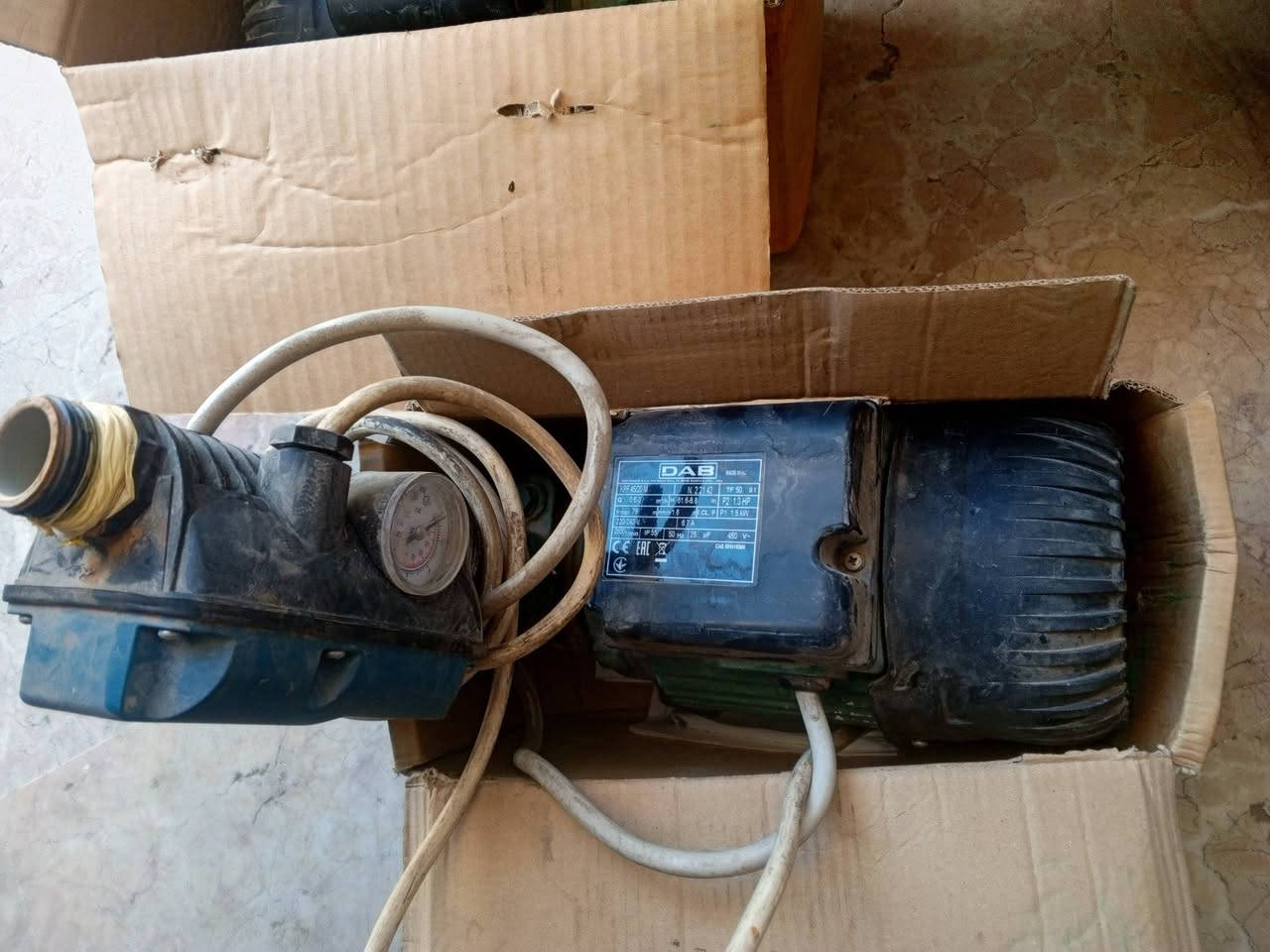 ماطورات واحد حصان ونص للبيع
السعر 120 ألف


**إذا كنت صاحب هذا الإعلان وتريد حذفه لأي سبب، رجاءا أرسل رسالة إلى الدعم الفني**