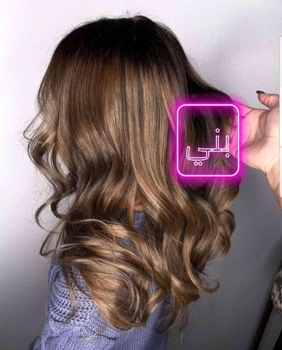 ♥️ حنة الباشا ♥️👍
الإماراتية الاصلية 💯💯

كثير منا يعرف عن فوائد الحنه للشعر لكن قليل منا يعرف عن مكوناتها
الان وحصريا لدينا (حنه بنت الباشا العشبيه)المتكونه من مواد طبيعيه تساعد على تغدية الشعر من الجذور الى الاطراف تقضي ع بهتان وتساقط الشعر كما وتحتوي على عنصر مهم بتغذية الشعر(مسحوق الصبار)الذي يعمل على تسريح واطالة الشعر واضافة لمعه وحيويه للشعر الجاف والمتقصف
 و بالأضافة إلى الوان ثانية من مساحيق النباتات الطبيعية لا تحوي على أي من المواد الكيميائية الموجودة بكثرة في صبغات الشعر

يجي وياهه زيت خاص بالحنه يستخدم بعد وضعها بيوم على الشعر 
الالوان المتوفره 
١.القهوائي 
٢. الاسود
 ٣.الاحمر
 ٤.البذنجاني
 ٥.البرغندي
٦.الماروني

اهم فوائد حنة بنت الباشا 💜
1 __  تغطي الحنة طبقة الكيراتين الموجودة في الشعرة لتحمي خصلات الشعر من اضرار أشعة الشمس و الحرارة
2 __  تستخدم لعلاج قشرة الرأس
 و الحكة
3 __ تحسن ملمس و مضهر الشعر ولا تتلفه
4 __ تعمل على إيطالة و كثافة الشعر خلال شهر
5 __ تمنع تساقط الشعر
6 __ تعالج الشعر التالف من كثرة الأصباغ
7 __ تعالج الشعر المتقصف
8 __ تعطي لمعة و نعومة و تسريح للشعر
9__ تغطي و تخفي الشيب بشكل نهائي تماما

وزنهه نص كيلو
اماراتيه اصليه 🇦🇪🇦🇪🇦🇪
ملاحضة. 🚫 احذروا التقليد لان هوايه تقلدت الي عدنه الاصليه تابعو الفيديوات ✅✅
السعر 23 الف. 
🚘يوجد خدمة توصيل لجميع محافظات العراق ٤ الاف 🚘 البصرة, العراق


**إذا كنت صاحب هذا الإعلان وتريد حذفه لأي سبب، رجاءا أرسل رسالة إلى الدعم الفني**