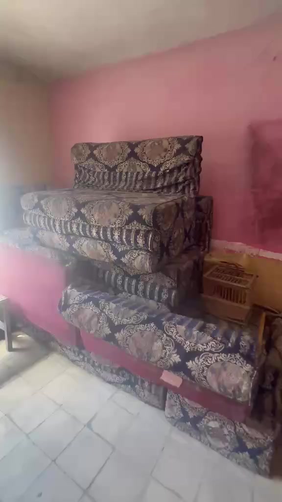 السلام عليكم غراض للبيع كلمن وسعره كلهن نضيفات مبرده السعرنهائي يعني لاتخابرني لوتراسلني وتكلي بيش غراض بيت مو بياع شراي مبرده 150+تانكي 50 الف +برميل نفط10تالاف+قفص 10تالاف+صحن 5تالاف+تخم سفنج50 الف +كنتور بابين ايطالي50 الف +خانه مال طيور25 الف المكان بغداد مدينة الصدر بجوادر قرب مصرف الرافدين ***********بي واتساب
