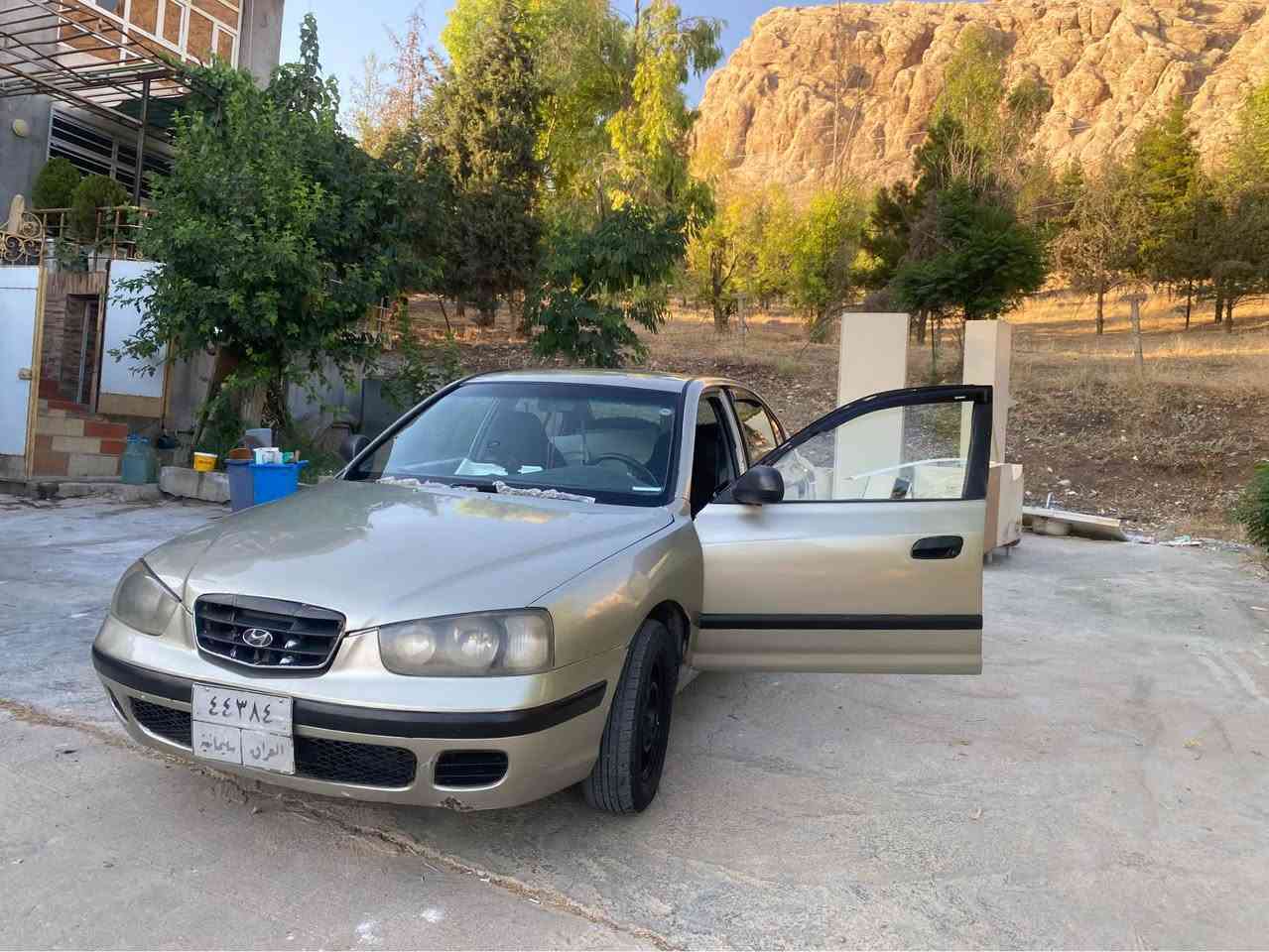هۆندا ئەلێنترا 2002  
رەقەم سلێمانی
 گێڕ عادی 
کامل بۆیاخ. لەسەر ساخی
  بی مەسرەف تەقەو ڕەقە  هیجی تیانیە  
 تەبریت ساردو گەرم لەسەر سویج   
گێرو مەکینە  بەشەرت 
چوار تایەی تازە لەژێرە
مەرجی تندو تۆلی تازەیە.  یەکەسەر بیکە  بەناو خۆتەوە
 هیچ مەسروفیکی تیا نیە 
شوێن سەیدصادق***********

50 کەمیک معامەلە Singapore

