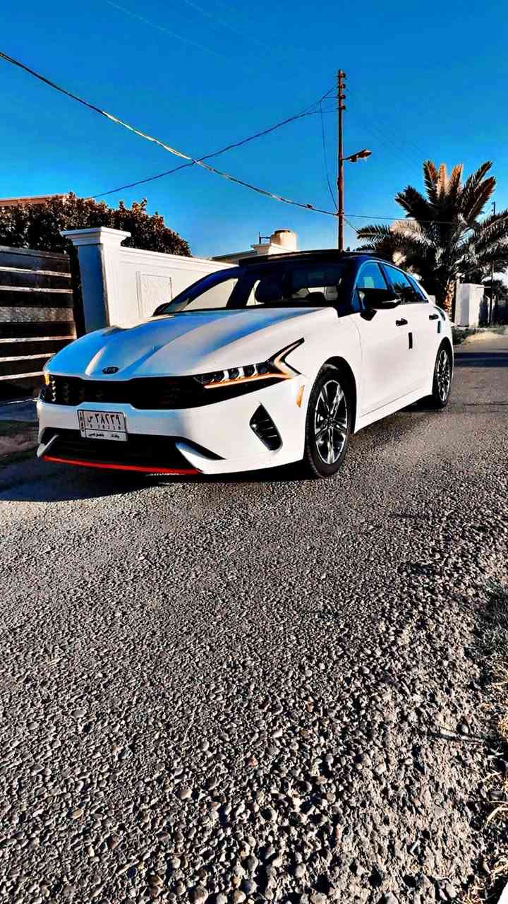 ‏_ Kia K5  _  ( G T )2021  معوقين اقل سنه بعد اتصير حره
‏   1600 Turbo ✈️✈️✈️✈️السعر155

((حادث السيارة : جاملغ وبنيد ) السياره عليهه منضومة غاز خاصه بل تيربو بريطاني المنشأ

المواصفات:  قفلة ملف الـ K 5 اعلى فئة 
الموديل: 2021
الفئة: GT
المحرك:  1.6T

السقف: زجاجي بالكامل بانوراما 
شاشة لمس كبيرة (قياس 10.25 )
نظام ملاحة GPS
نظام صوتي فاخر من Boss 12 سماعة 
بلوتوث + USB تايب سي + أبل كاربلاي + أندرويد أوتو
شحن لاسلكي للجوال
دخول وتشغيل ذكي (بصمة)
تشغيل عن بعد
مقاعد أمامية كهربائية
تسخين وتبريد المقاعد 
نظام تكييف منفصل قطعتين 
ماوس تحكم بـمودات القيادة 
ستيرن رياضي GT 
كشنات مختوم 
ترحيب عند الاقتراب / جنطة تنفتح عند الاقتراب 5 ثواني
إضاءة داخلية LED
نظام اختيار وضعيات القيادة
( Eco _ Normal _ sport _ sport plus ✈️ )
حساسات أمامية وخلفية وجانبية 
رادار 360 درجة في كل الاتجاهات 
كاميرات 360 درجة عالية الدقة
أنوار أمامية LED بالكامل
أنوار نهارية DRL
أنوار خلفية لد متقطع  
مرايا كهربائية مع إشارات وقابلة للطي وقلاب مع البگ
زوائد رياضية GT
نظام تنيبه السائق 
حساسات مطر وتحكم أوتوماتيكي بالمساحات
نظام إضاءة أمامية اوتماتيك
نظام مانع انغلاق المكابح (ABS)
نظام الثبات الإلكتروني (ESP)
نظام المساعدة في صعود المرتفعات
نظام مراقبة ضغط الإطارات (TPMS)
نظام تحذير التصادم الأمامي
نظام التنبيه عند تحرك السيارة الأمامية في الترفك لايت
إطفاء ذاتي 
سايد بريك يعمل مع المكابح تلقائيا
نظام الكبح التلقائي في الطوارئ (توقف ذاتي) 
نظام التنبيه عند الخروج عن المسار
نظام المحافظة على المسار
نظام مراقبة النقطة العمياء
نظام تنبيه حركة المرور الخلفية
فرامل يد كهربائية مع Auto Hold
إطفاء السيارة اوتوماتيكياً
السعر المطلوب 155 وبيها مجال للشراي
للاستفسار الاتصال بالرقم *********** بيه واتس اب
