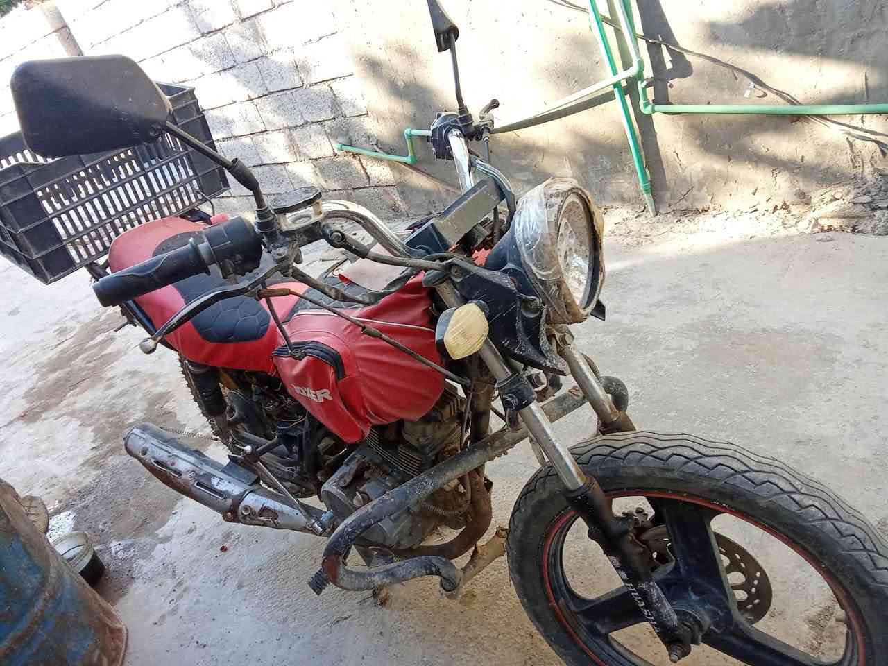 للبيع هايسة  بدون اوراق  160 بي مجال قليل ***********
تقاطع الوجيهية
