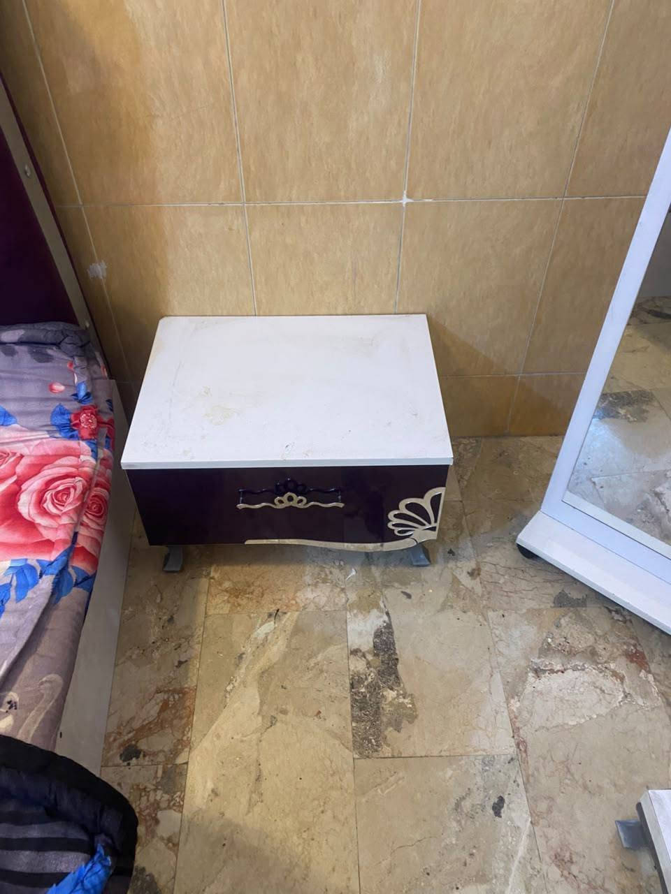 غرفه ويه دوشك بيه صوميه عراقيه كلش نضيفه تحتاج فقط سجه للكنتور  سعر 350 بيه مجال مكان شارع فلسطين
***********
