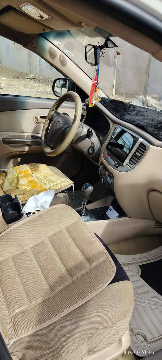 ريو 2011
رقم اربيل رقمها دولي مسطره 
كير محرك شرط لاصرف ولانفخ ولاتبخير 
طخم جديد السياره جاهزه ماناقصه شي 
انا الشرعي شرط التحويل والغرمات 
بيها طخم باب السائق شبر مو اكثر 
بيها طخه بالبونيد معدل بارد بدون صبغ او دواخل 
بيها ملاحظات بسيطه تلقيط 

السعر 90ورقه وبيها مجال بسيط للشراي 
ارقام التواصل 
***********
***********
