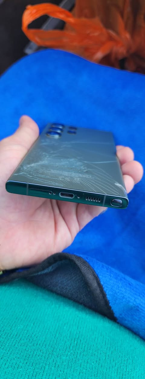 S23Ultra.
اس ٢٣ الترى ذاكره ٢٥٦ دبل سيم  .شرق اوصط غني عن تعريف الجهاز مامفتوح بشرط كارتون ويا ضمان سنه من شركه
الضرر فطر بشاشه واضح بصوره استعمال شخصي انطي ضمان الشري يتصل لو يراسلني بل خدمه 
رقم (***********)
