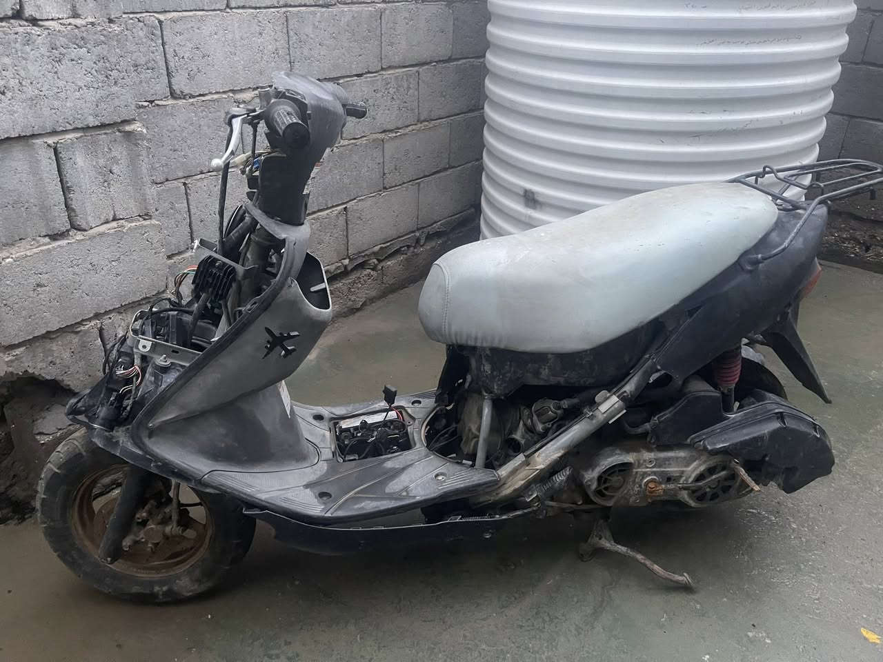 سلا وعليكم دراجه ادرس نوزل كاطعه نار ما اعرف شنو سبب اضويه نوزل كهربائيات كلها شغاله فقط كاطعه نار السعر 70الف ولا تجي تكلي شبيها مجال  هوه بس نوزلها ب90الف       *********** مكاني بغداد
