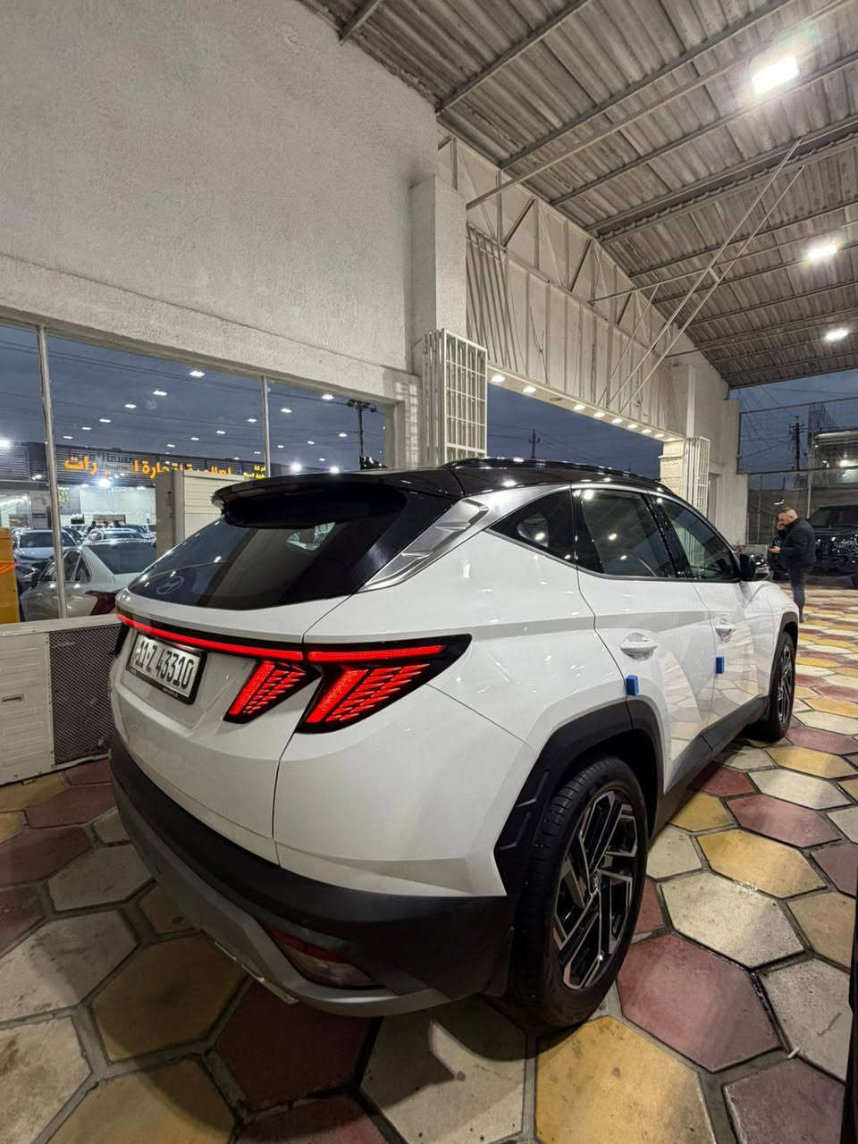 ٠– Hyundai Tucson 2025 | توكلر | فول مواصفات 🔥
📍 بغداد حي الاعلام 

🚗 سيارة بعدها بحالة الشركة حرفيًا

📘 كتلوكاتها + دفاترها كاملة وزيرو

📏 المشي: 12 الف  كم فقط

⸻

🌟 المواصفات (فل كامل):

✔️ كشنات كهرباء 2

✔️ حساسات اماميه خلفيه 

✔️ نظام مانع التصادم

✔️ مثبت سرعة ذكي

✔️ تشغيل بصمة

✔️ تشغيل عن بُعد

✔️ شاشة وسطية كبيرة

✔️ شاشة عدادات رقمية

✔️ جنطة كهرباء

✔️ بردات خلفية

✔️ ستيرن متعدد الوظائف

✔️ شحن لاسلكي

✔️ إضاءة LED كاملة

✔️ جنوط ألمنيوم سبورت

✔️ مرايا كهرباء مع طي

✔️ نظام توفير الوقود

✔️ مواصفات هواي غيرها

⸻

🛡️ كفالة عامة من الصبغ ومن كلشي

🔧 ملاحظة 

• بارد خفيف جدًا بحافة الجنطة

• ما يبين إلا بالتركيز ومبين بالصور

⸻

🪪 رقم السيارة: بغداد 

💰 السعر: 234$

🟢 بيها مجال للشراي

📞 للاتصال أو الاستفسار:

***********
