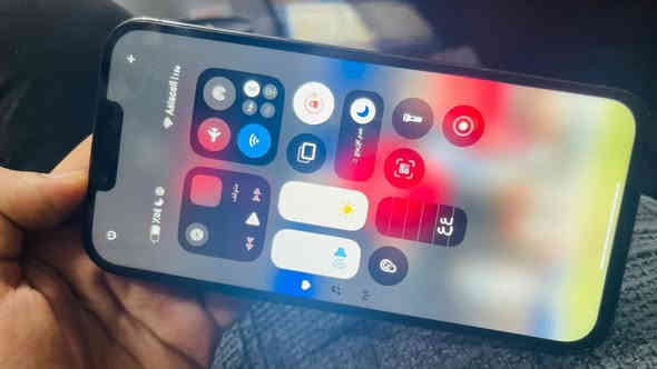 سلام عليكم١٣ برو ماكس للبيع جهاز خدشش مابي نضيف كلش مبدل فقط شاشه عاديه ومابيه اي اضرار
ذاكره٢٥٦
بطاريه٨٩
وجهاز اخو الجديد للبيع مكان بغداد جسر دياله الزعفرانيه للبيع ٥٥٠ وبي مجال
 للستفسار عرقم***********
