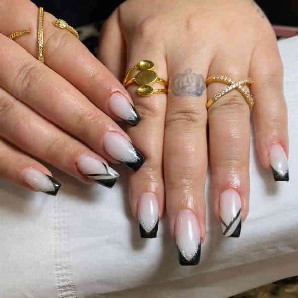 السلام عليكم بنات اليوم راح انزللكم عرض جديد من صالون وكوزمتك كشخه بيوتي 🙈 العرض راح ايكون اليوم وباجر فقط …. حف وجه مع تنضيف بشرة عميق مع تنضيف قدم 15… صبغ مع ميش للشعر الشعر القصير 15 للشعر الطويل 20 جلش قدم 5 جلش أيد 5 سترونك 10 اكرلك مع دزاين 15  قص شعر مع معالج مع شسوار 10  رموش دائميه الطرف 5 وكامل العين 10  مع هديه حف حاجب … العنوان الفحامه شارع المركز للستفسار على هذا الرقم ***********… سارعو العرض بنات كل اثنين والثالثه مجاني 💃🏃‍♀️‍➡️🏃‍♀️‍➡️🏃‍♀️‍➡️🏃‍♀️‍➡️
