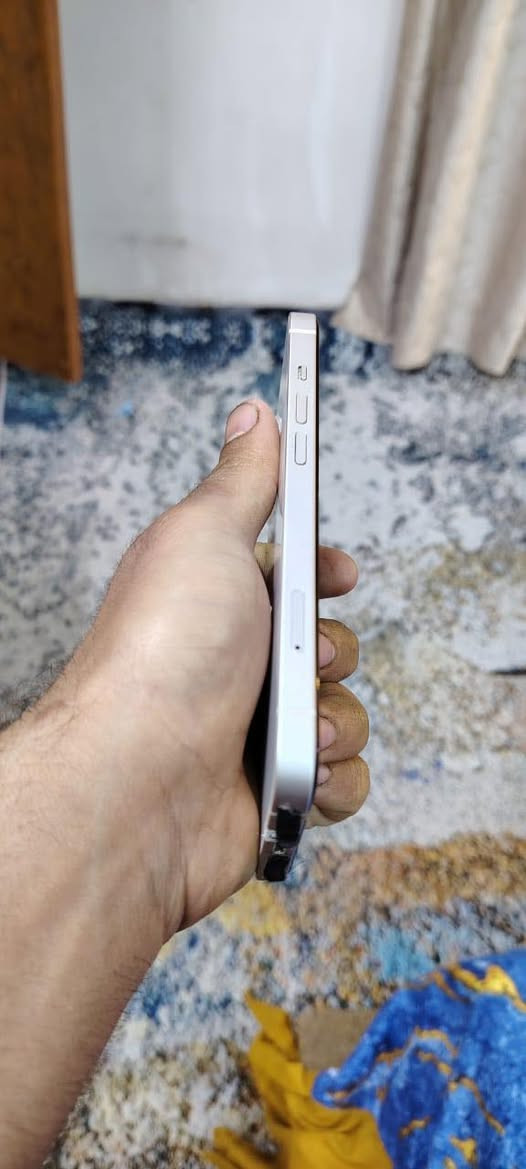 سلام عليكم ايفون13لصغير الذاكره128البطاريه93لجهاز نضيف وشغال كلشي ما بي ***********واتساب اوخاص
