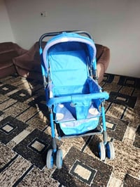 عربانة طفال • نظيفة