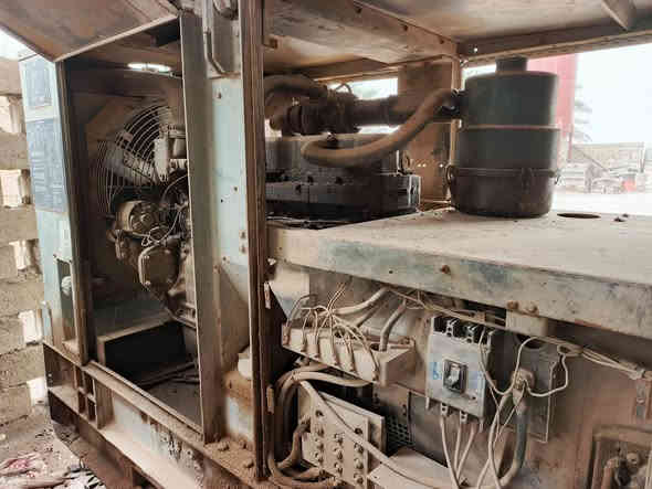 مولد ألماني للبيع محرك ستة سلندر ستندر 60 كي في سعر 35 ورقة العنوان الناصريه حي الصناعي ***********
