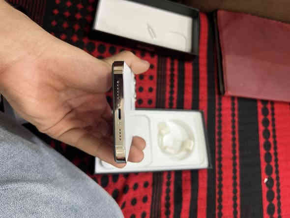 إسلام عليكم ايفون 13بروه ماكس ذكره 256ابدل بطاريه 94+كامره خلفيه اصليه نضافه 90كامل ملحقات لون ميز مكاني بغداد العبيدي شهداء سعر خاص وتساب ***********
