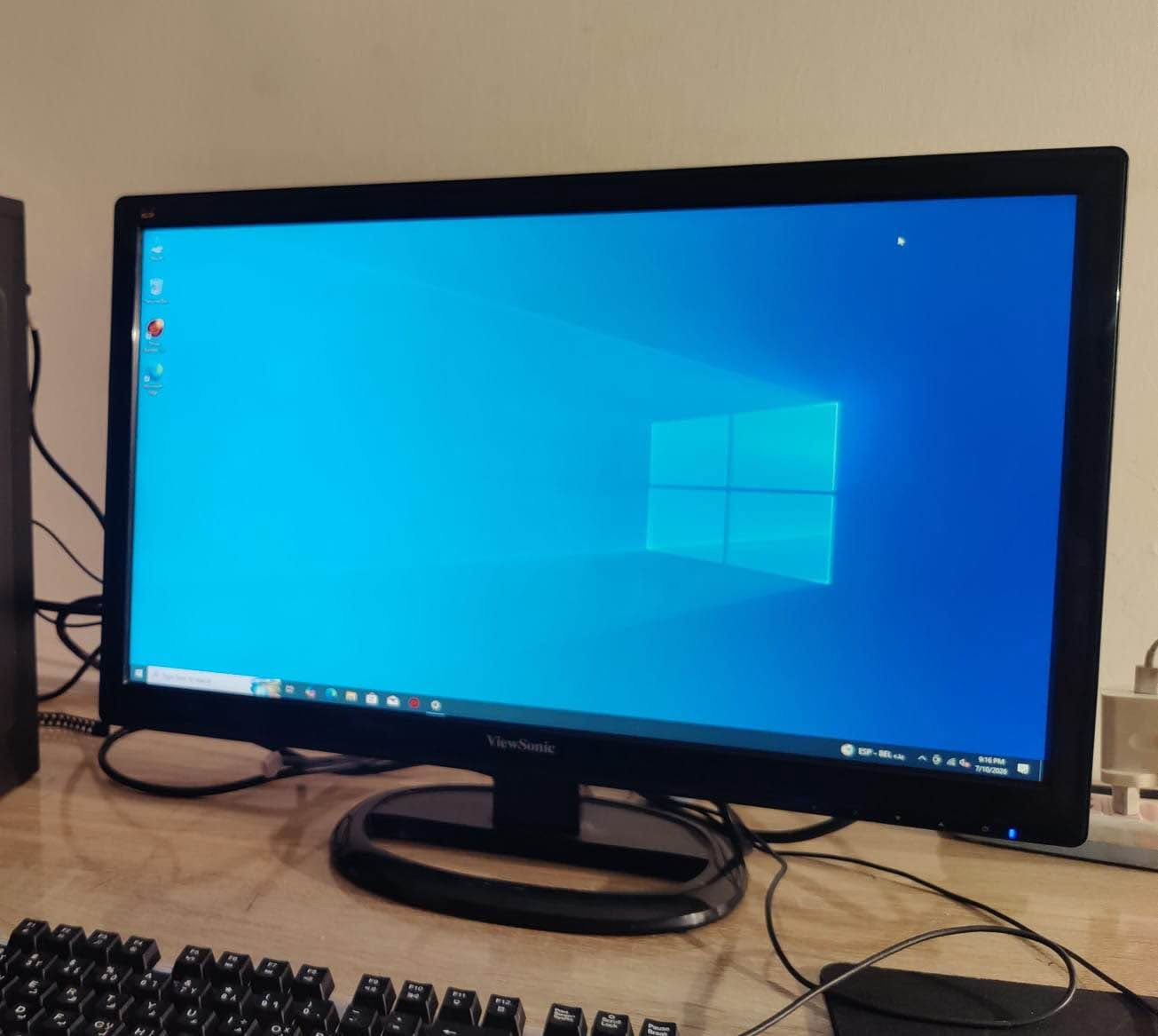 🖥️ شاشة كمبيوتر 
monitor  

✅ الحجم: 25 Inch
✅ الدقة: Full HD 1920×1080
✅ معدل التحديث: 60Hz
✅ صورة واضحة وألوان جميلة
✅ نظيفة جدًا وحالتها ممتازة

المنافذ:
🔹 DVI
🔹 VGA

(يجي وياها كيبل البور والواير مال صورة).
القطعة نظيف  وقوية وتتحمل شغل 
وصورة ممتازة.

💰 السعر 45 الف و بيه مجال بسيط 
مكاني بغداد الدورة راسلني على الخاص.
و إذا شراي اتصل على
 رقم الواتساب *********** بغداد, العراق
